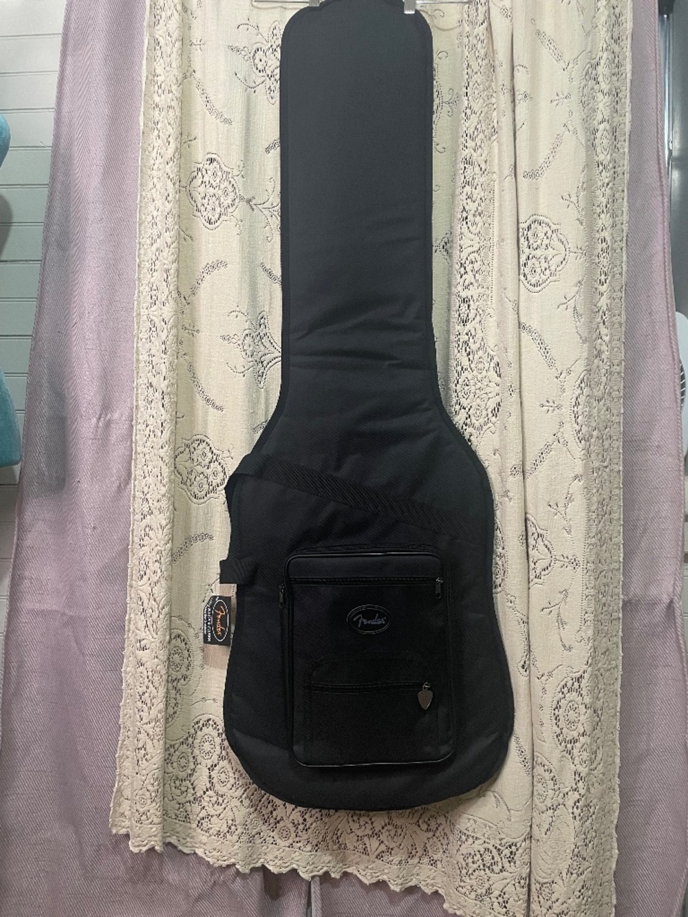 Fender: NWT electric guitar gig bag with a front storage pocket